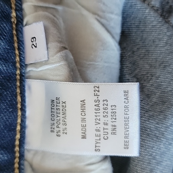 ALTAR'D STATE Light Wash Distressed Destroyed Raw Hem Stretch Straight Leg Jeans - Picture 7 of 8